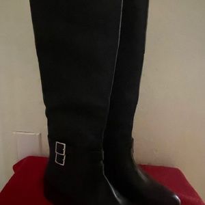 Ladies Trendy Black Boots with Block Heels -  NEW